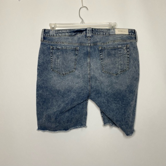 Slink Jeans Frayed Hem Bermuda Jean Shorts 18 - Picture 8 of 12